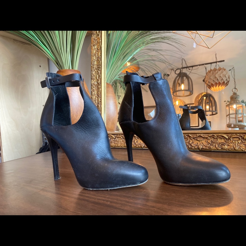 VINCE Leather Boots
